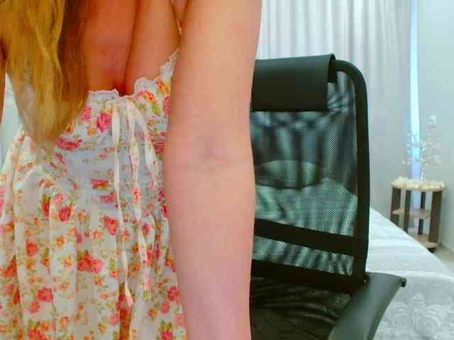 JuicyGloss webcam
