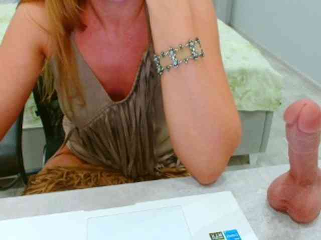 JuicyGloss