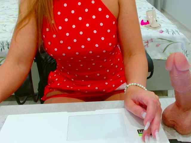 JuicyGloss webcam
