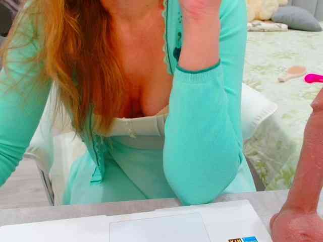 JuicyGloss webcam