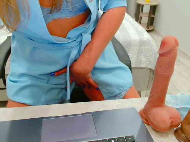 JuicyGloss webcam