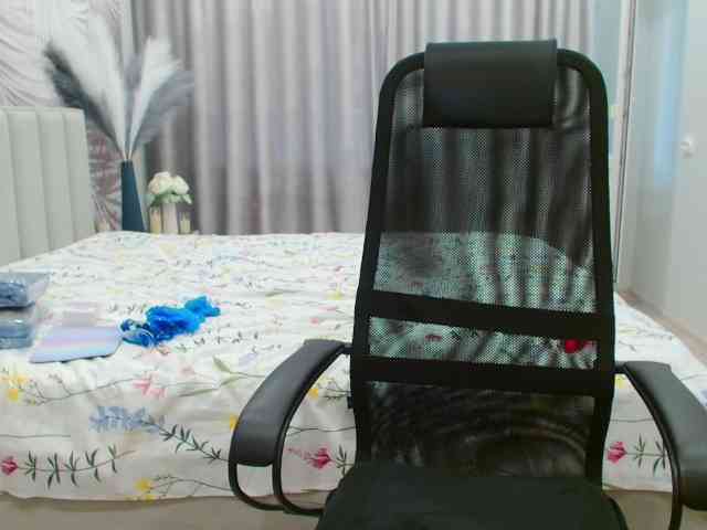 JuicyGloss webcam