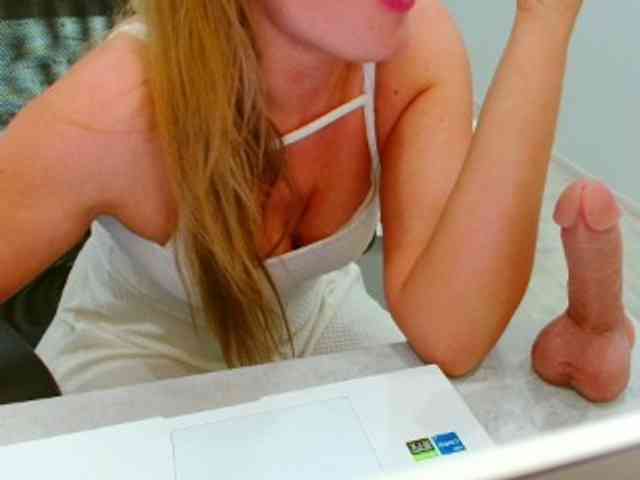 JuicyGloss webcam