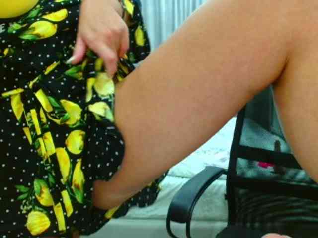 JuicyGloss webcam