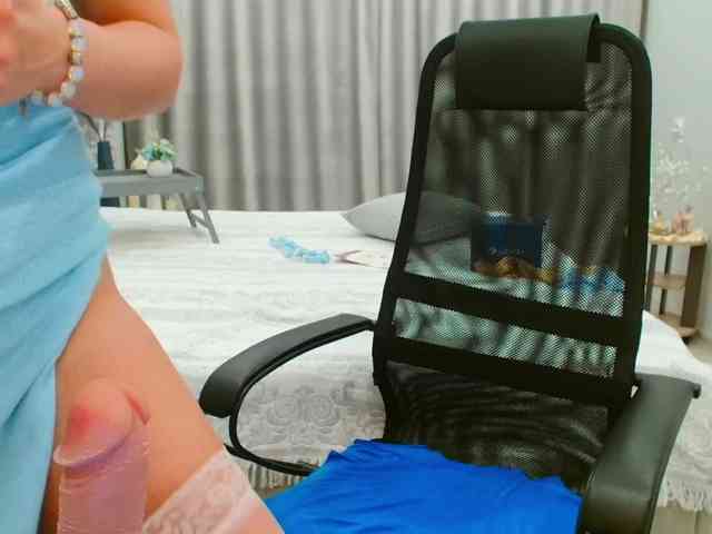 JuicyGloss webcam