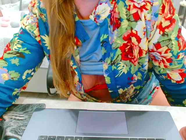 JuicyGloss webcam