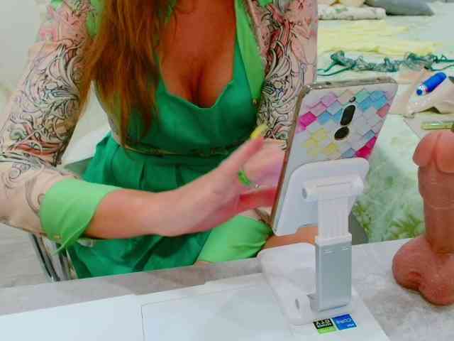JuicyGloss webcam