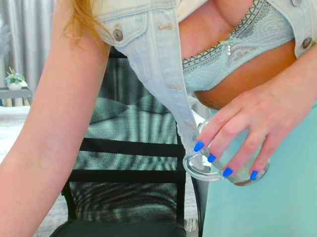 JuicyGloss webcam