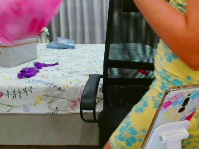 JuicyGloss webcam