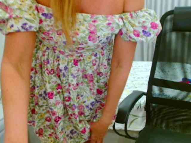 JuicyGloss webcam