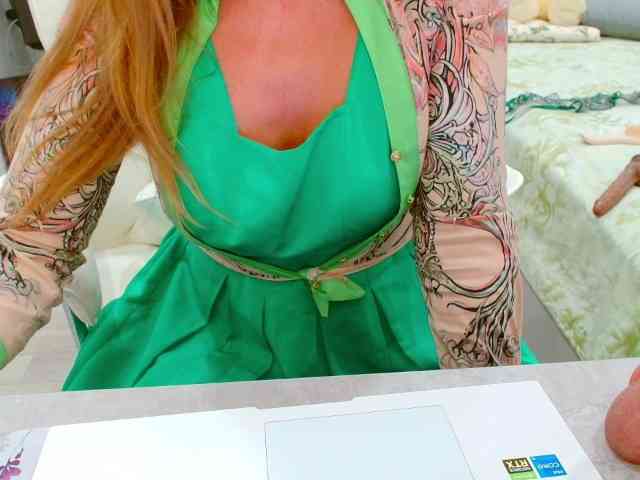 JuicyGloss webcam