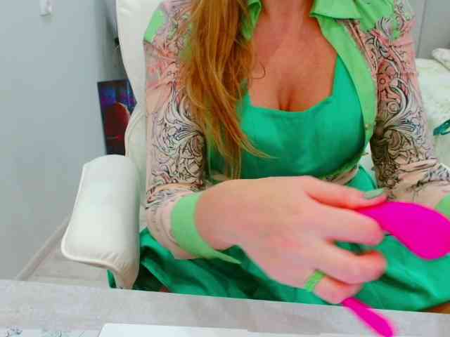 JuicyGloss webcam