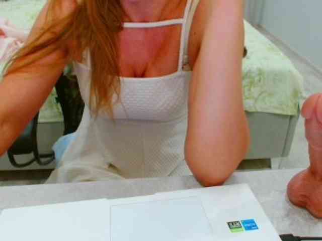 JuicyGloss webcam