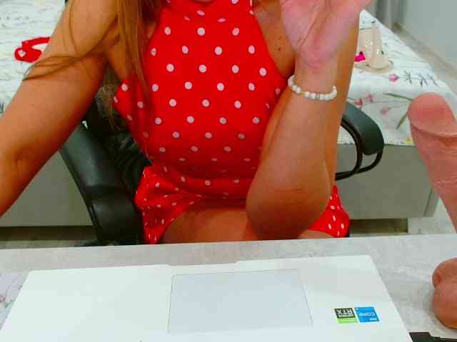 JuicyGloss webcam