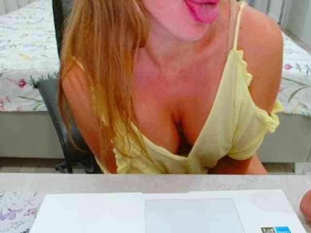 JuicyGloss webcam