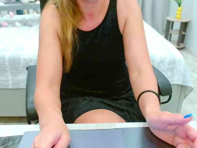 JuicyGloss webcam
