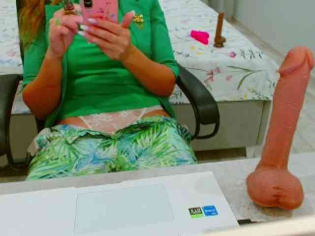 JuicyGloss webcam