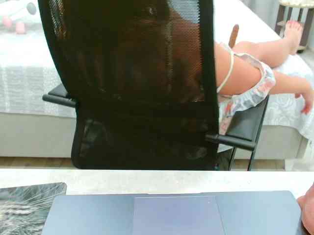 JuicyGloss webcam