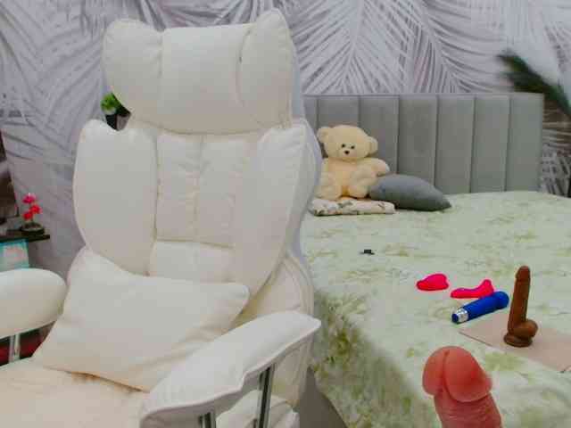JuicyGloss webcam