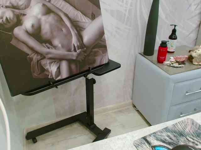 JuicyGloss webcam
