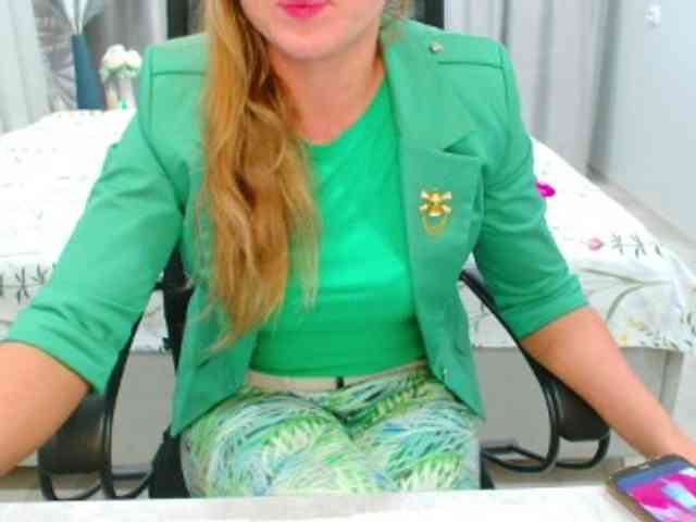 JuicyGloss webcam