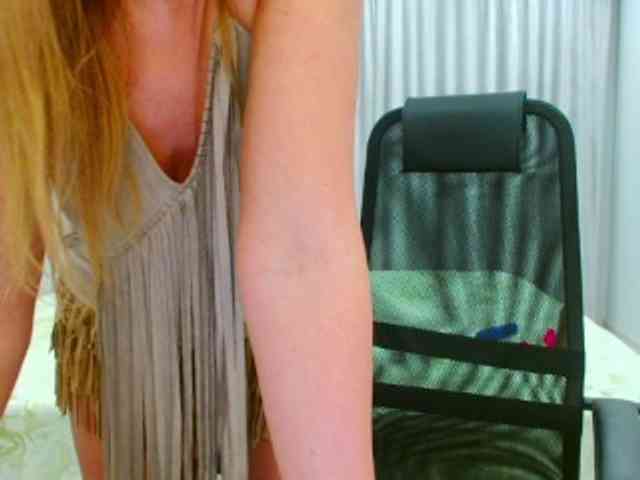 JuicyGloss webcam