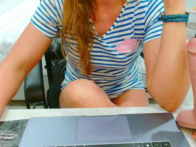 JuicyGloss webcam