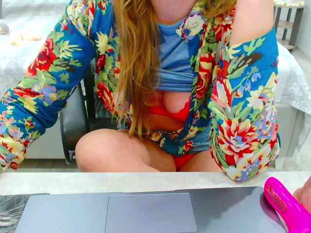 JuicyGloss webcam