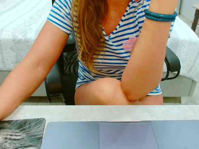 JuicyGloss webcam