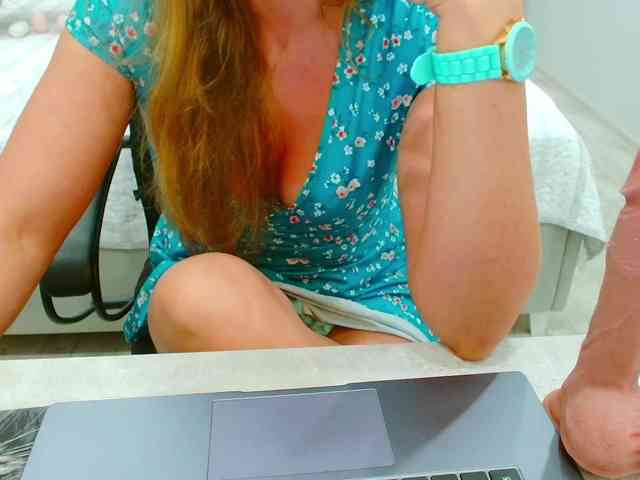 JuicyGloss webcam