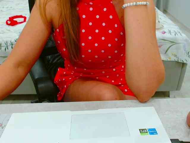 JuicyGloss webcam