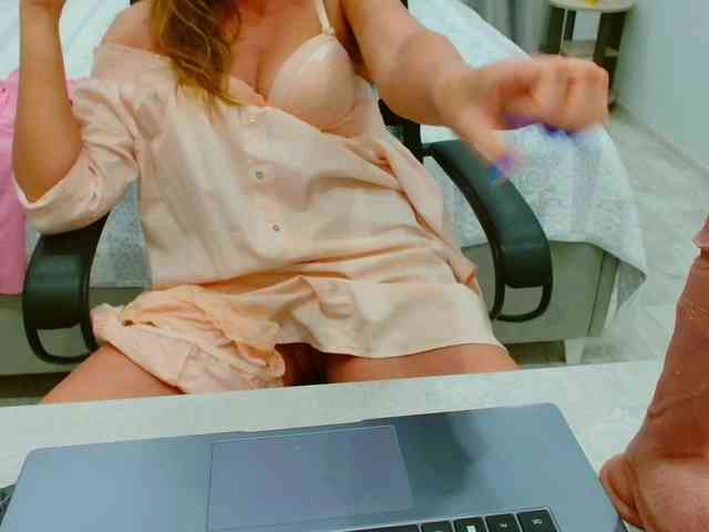 JuicyGloss webcam