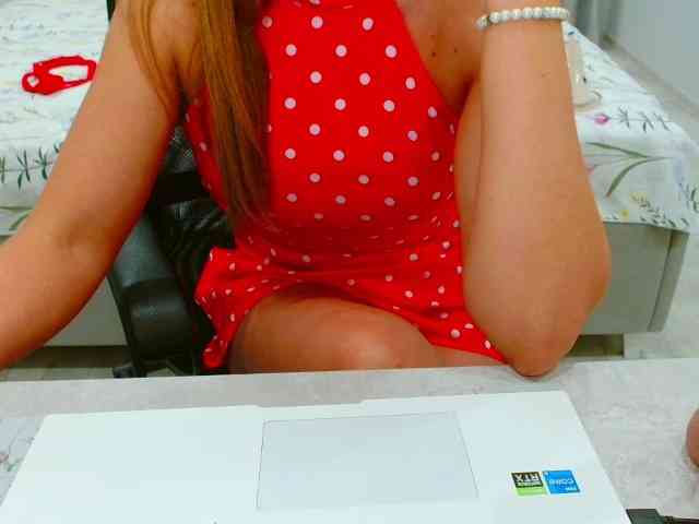 JuicyGloss webcam