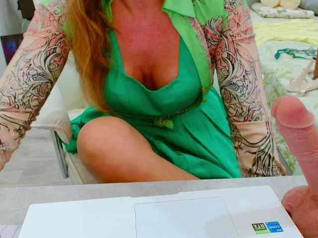 JuicyGloss webcam