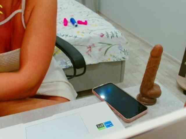 JuicyGloss webcam
