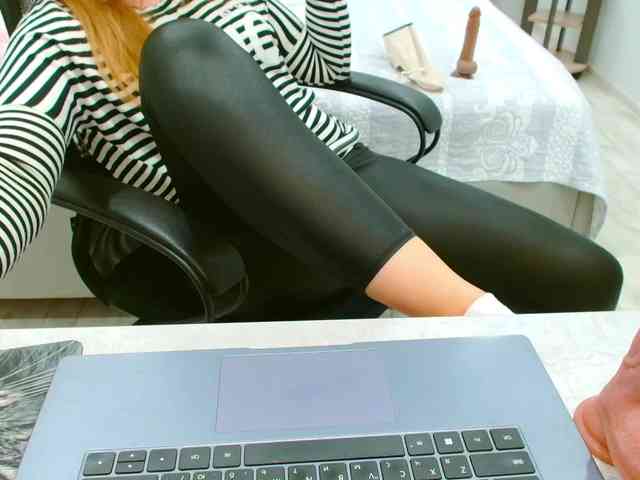 JuicyGloss webcam