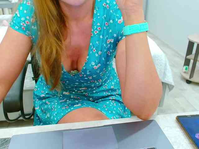 JuicyGloss webcam