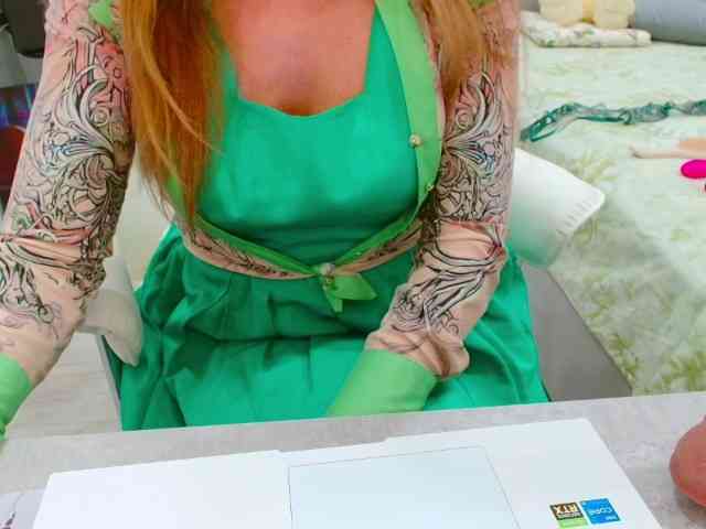JuicyGloss webcam