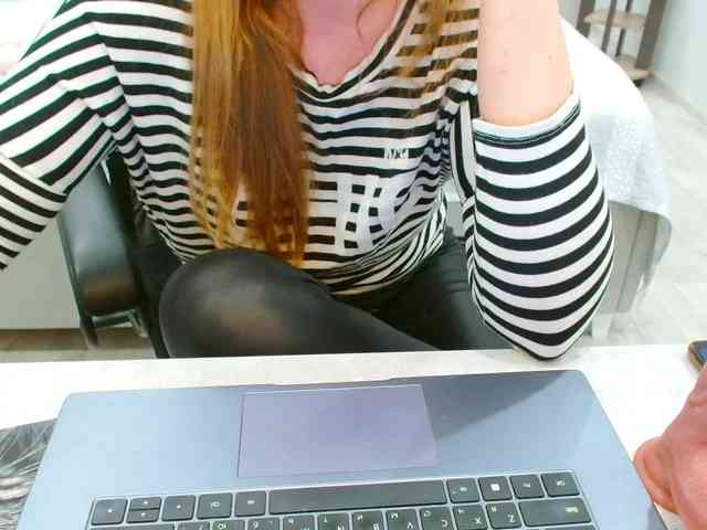 JuicyGloss webcam