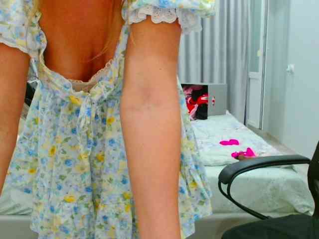 JuicyGloss webcam