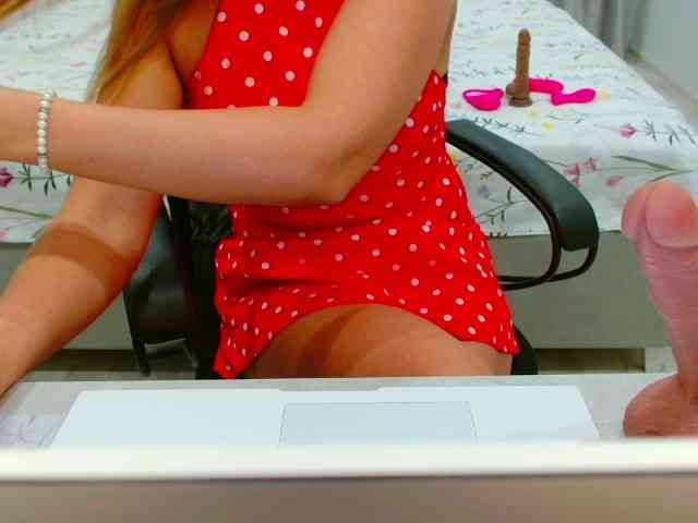 JuicyGloss webcam
