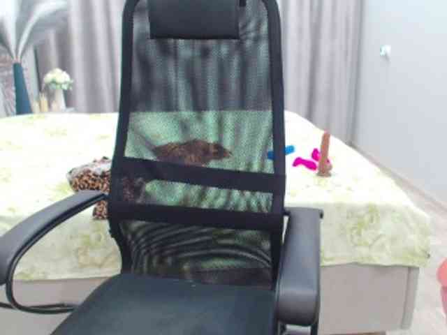 JuicyGloss webcam