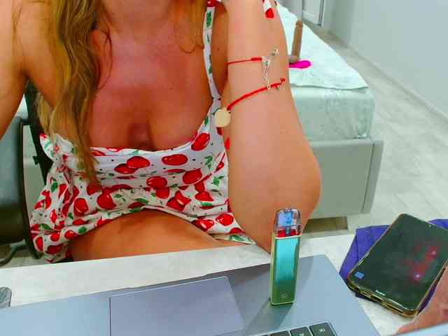 JuicyGloss