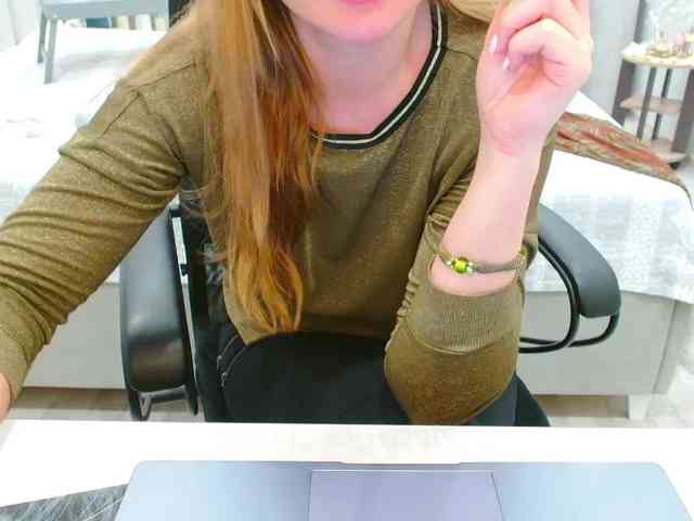 JuicyGloss webcam