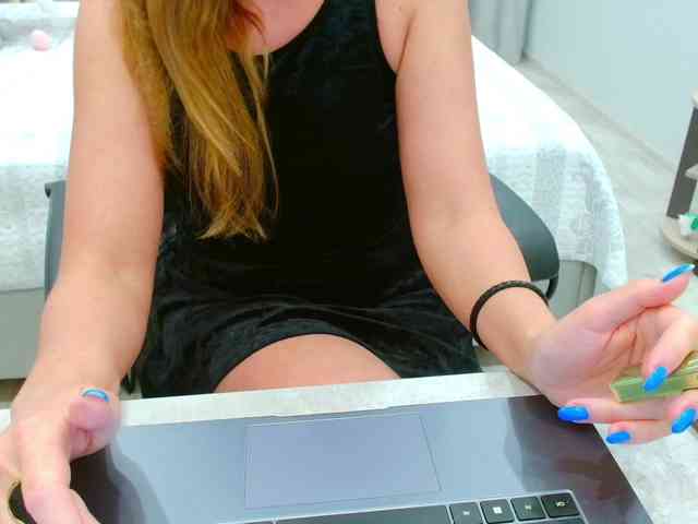 JuicyGloss webcam
