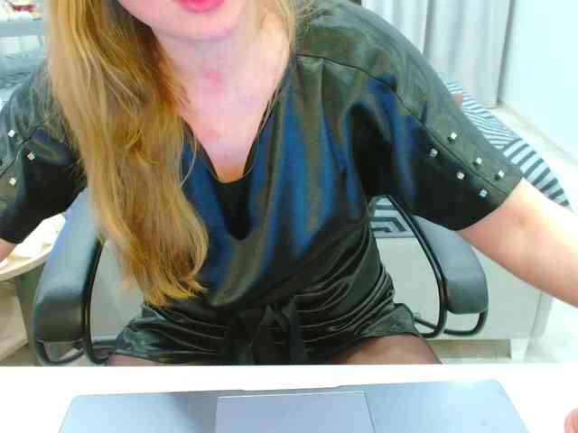 JuicyGloss webcam