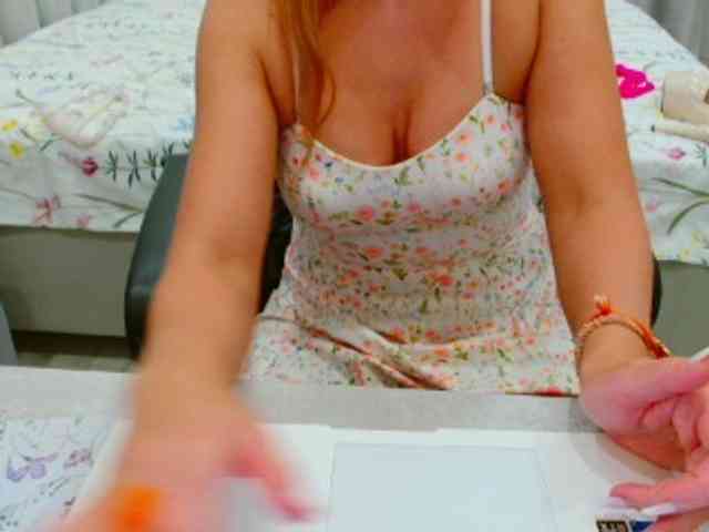 JuicyGloss webcam