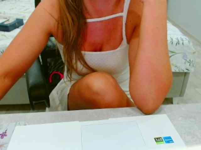 JuicyGloss webcam