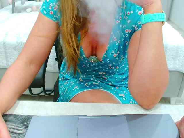 JuicyGloss webcam