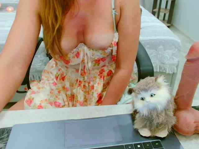 JuicyGloss webcam